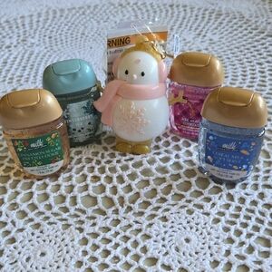 BATH & BODY WORKS LIGHT UP SNOWMAN HAND SANITIZER HOLDER & 4 HAND SANITIZERS